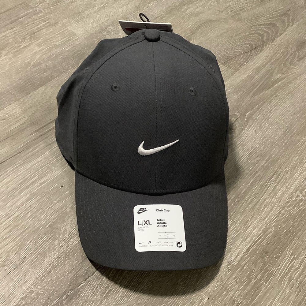 Grey Nike fitted club cap NWT